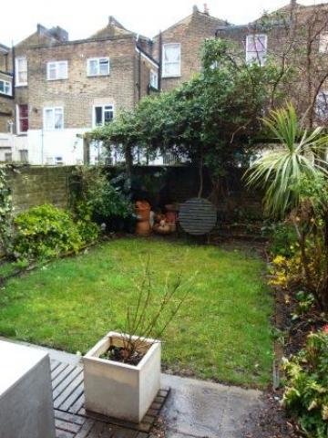 			4 Bedroom, 1 bath, 1 reception Flat			 Ashmore Road, MAIDA VALE/QUEENS PARK